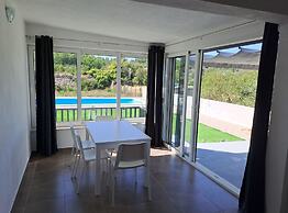 Nane Garden House With Heated Pool