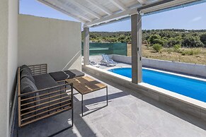 Villa Baras Garden - House With Pool