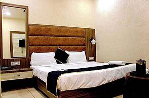 Hotel Blackwood by Monga Dreams