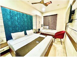 Hotel Blackwood by Monga Dreams