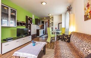 Holiday House with Pool Marika