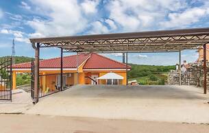 Holiday House with Pool Marika