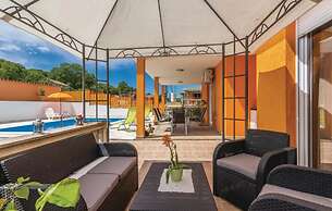 Holiday House with Pool Marika