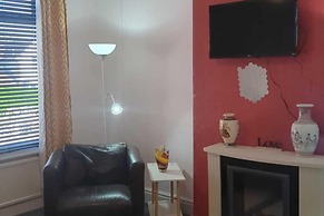 2 Bed-sleeps 3-free Parking-5 Min To Beach