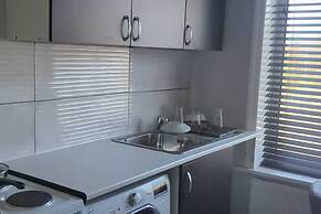 2 Bed-sleeps 3-free Parking-5 Min To Beach