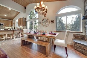 2 Mi to Ski: Cabin w/ Hot Tub & Decks in Truckee!