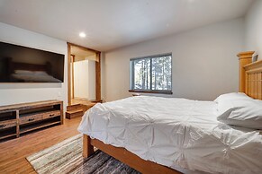 2 Mi to Ski: Cabin w/ Hot Tub & Decks in Truckee!