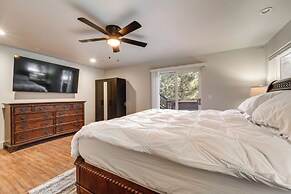 2 Mi to Ski: Cabin w/ Hot Tub & Decks in Truckee!