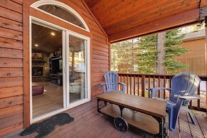 2 Mi to Ski: Cabin w/ Hot Tub & Decks in Truckee!