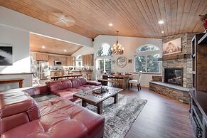 2 Mi to Ski: Cabin w/ Hot Tub & Decks in Truckee!