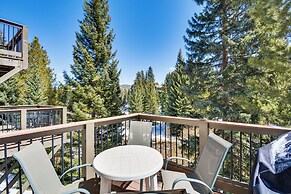 Walk to Town & Slopes: Riverfront Breckenridge Gem
