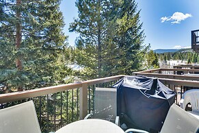 Walk to Town & Slopes: Riverfront Breckenridge Gem