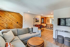 Walk to Town & Slopes: Riverfront Breckenridge Gem
