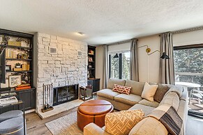 Walk to Town & Slopes: Riverfront Breckenridge Gem