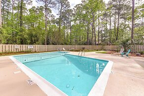 2 Mi to Coligny Beach: Hilton Head Home w/ Patio