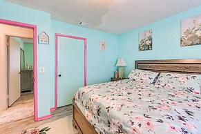 2 Mi to Coligny Beach: Hilton Head Home w/ Patio