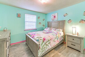 2 Mi to Coligny Beach: Hilton Head Home w/ Patio