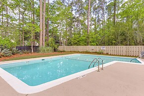 2 Mi to Coligny Beach: Hilton Head Home w/ Patio