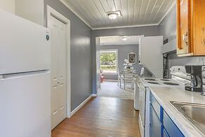 12 Mi to Lake Access: Port Arthur Apt w/ Yard