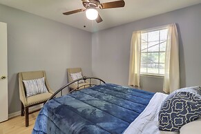 Walk to Eats & Entertainment: Home in Brookhaven