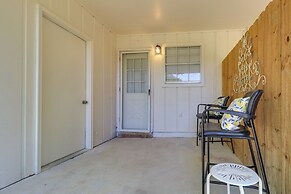 Walk to Eats & Entertainment: Home in Brookhaven