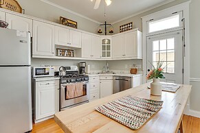 Walk Downtown: Inviting Historic Home in Dubuque!