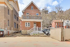 Walk Downtown: Inviting Historic Home in Dubuque!