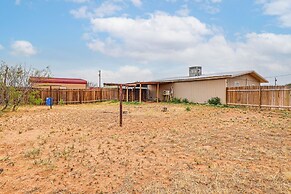 7 Mi to Dtwn Odessa: Home w/ Large Yard!