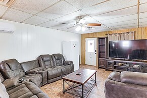 7 Mi to Dtwn Odessa: Home w/ Large Yard!