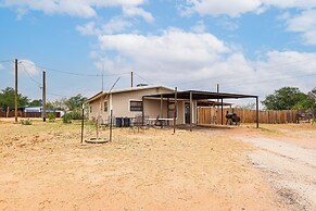 7 Mi to Dtwn Odessa: Home w/ Large Yard!