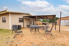 7 Mi to Dtwn Odessa: Home w/ Large Yard!