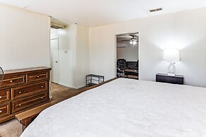 7 Mi to Dtwn Odessa: Home w/ Large Yard!