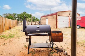 7 Mi to Dtwn Odessa: Home w/ Large Yard!