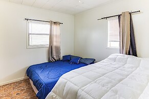 7 Mi to Dtwn Odessa: Home w/ Large Yard!