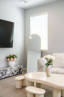 Modern Spacious Home Bright Family Group Friendly