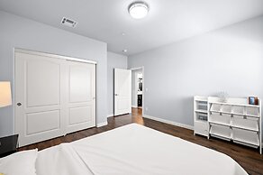 Modern Spacious Home Bright Family Group Friendly