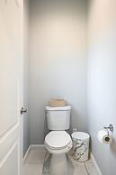 Modern Spacious Home Bright Family Group Friendly