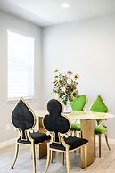 Modern Spacious Home Bright Family Group Friendly
