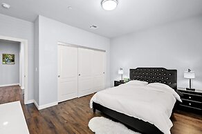 Modern Spacious Home Bright Family Group Friendly
