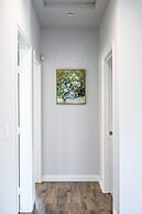Modern Spacious Home Bright Family Group Friendly