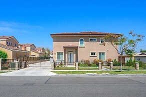 Modern Spacious Home Bright Family Group Friendly
