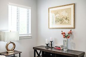 Modern Spacious Home Bright Family Group Friendly