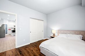 Modern Spacious Home Bright Family Group Friendly