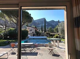 La Villa de Robion in Robion