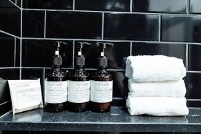 The Gas Lamp Hotel - 1BR - Latimer