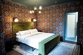 The Gas Lamp Hotel - 1BR - Latimer