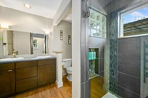 Magnolia Hideaway - Pet Friendly w/ Fireplace