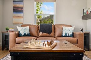 Magnolia Hideaway - Pet Friendly w/ Fireplace