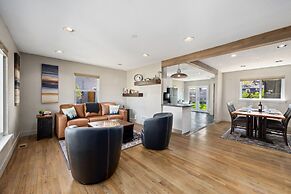 Magnolia Hideaway - Pet Friendly w/ Fireplace