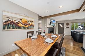 Magnolia Hideaway - Pet Friendly w/ Fireplace